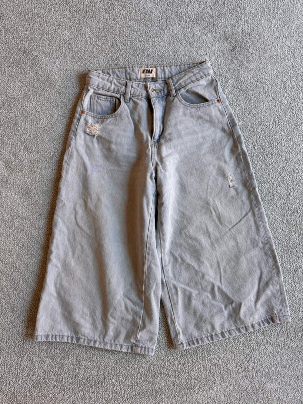 Light Blue Distressed Straight-Leg Jean Shorts Women’s EU 34